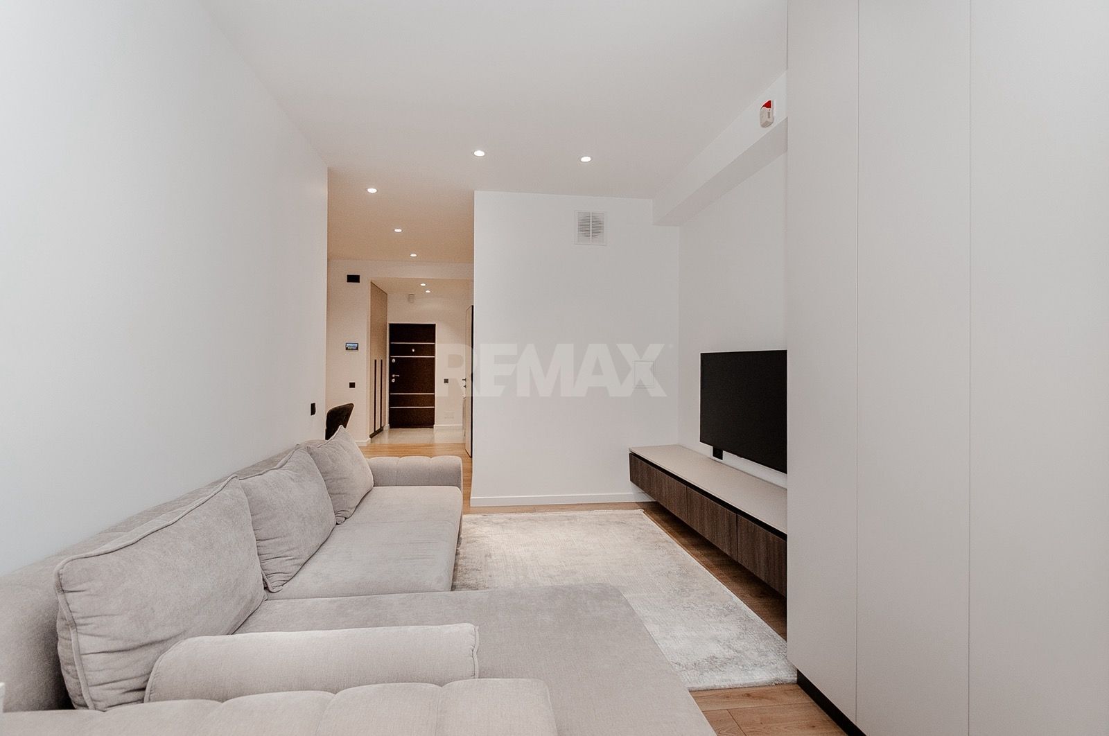 Spre Chirie apartament cu 1 camere. Centru - Poză 7