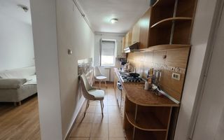 De vanzare apartament 3 camere zona Cetate - Poză 6