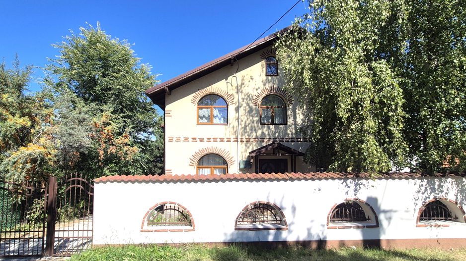 COMISION 0% - Casa cu view specataculos, D+P+M 236mp teren 436mp Campulung Arges - Poză 1