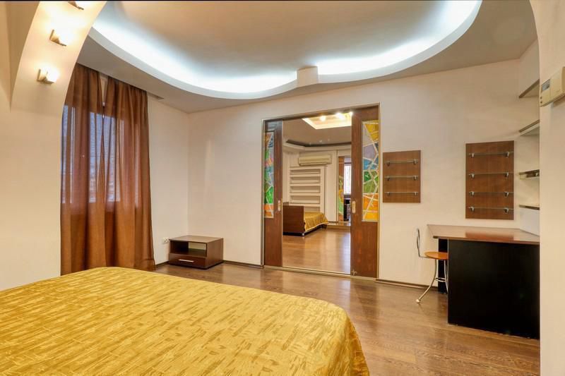 Apartament 5 camere,  Etaj integral vilă monument arhitectural - Poză 19