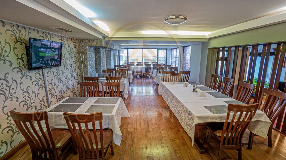 Hotel 3 Stele de Vânzare la  Delfinariu, aproape de Mamaia - Poză 12