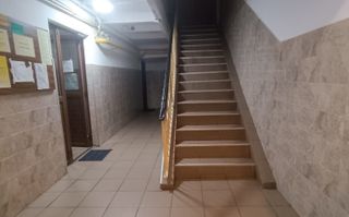 Inchiriez Ap. de 3 camere Decomandat Gorjului - Poză 2
