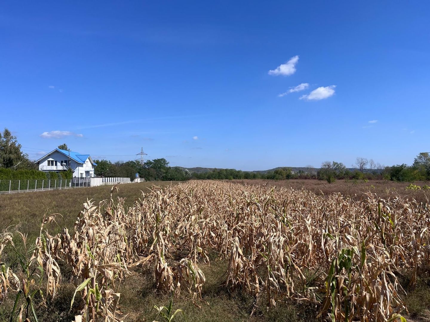 Teren arabil intravilan de vânzare- Teis! - Poză 1