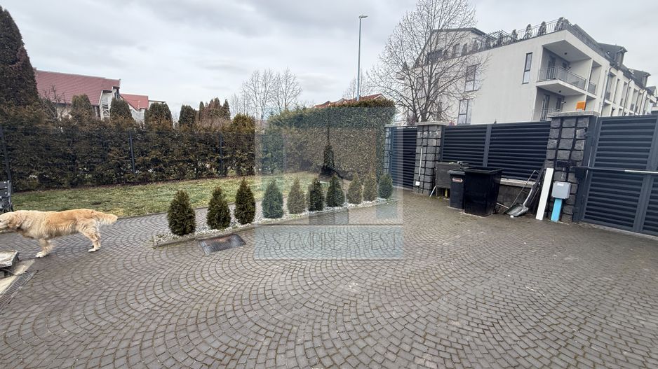 COMISION 0% Casa/Villa 9 camere, singur in curte-zona Tractorul/Brasov - Poză 11