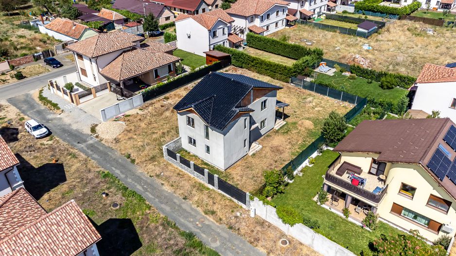 145 mp utili. 3 dormitoare. 419 mp teren. - Poză 9