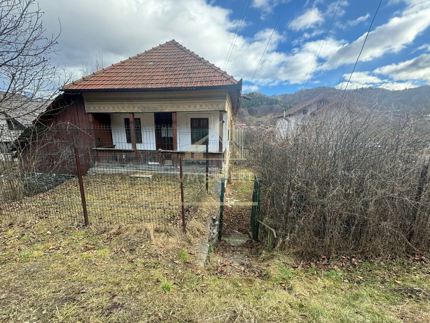 CASĂ  MUSCELEANA P+E 80 MP, TEREN 1500 MP, CAMPULUNG - Poză 2