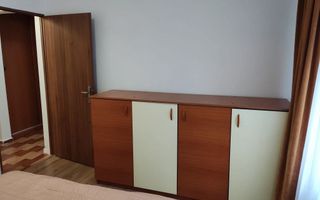 Închiriez apartament  3 camere  cu centrala proprie - Poză 6