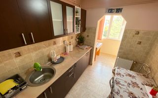 Lipovei | 3 camere | Decomandat | Mobilat-Utilat | Acoperiș - Poză 4