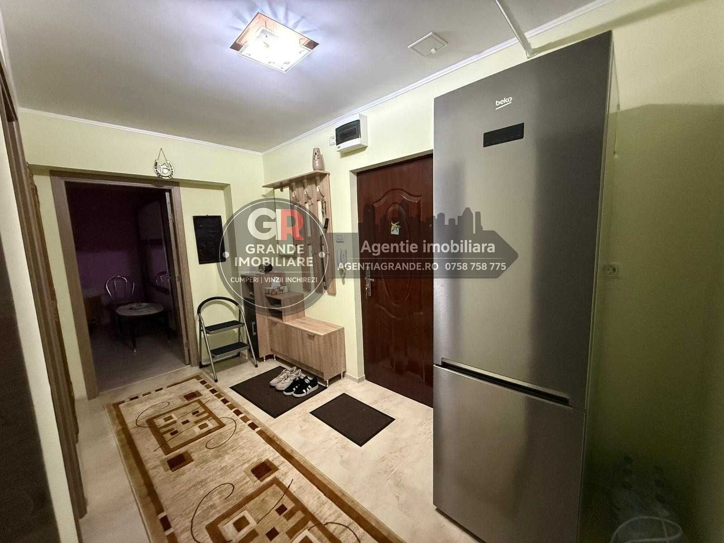 Str Babadag apartament 2 camere renovat, centrala gaz - Poză 1