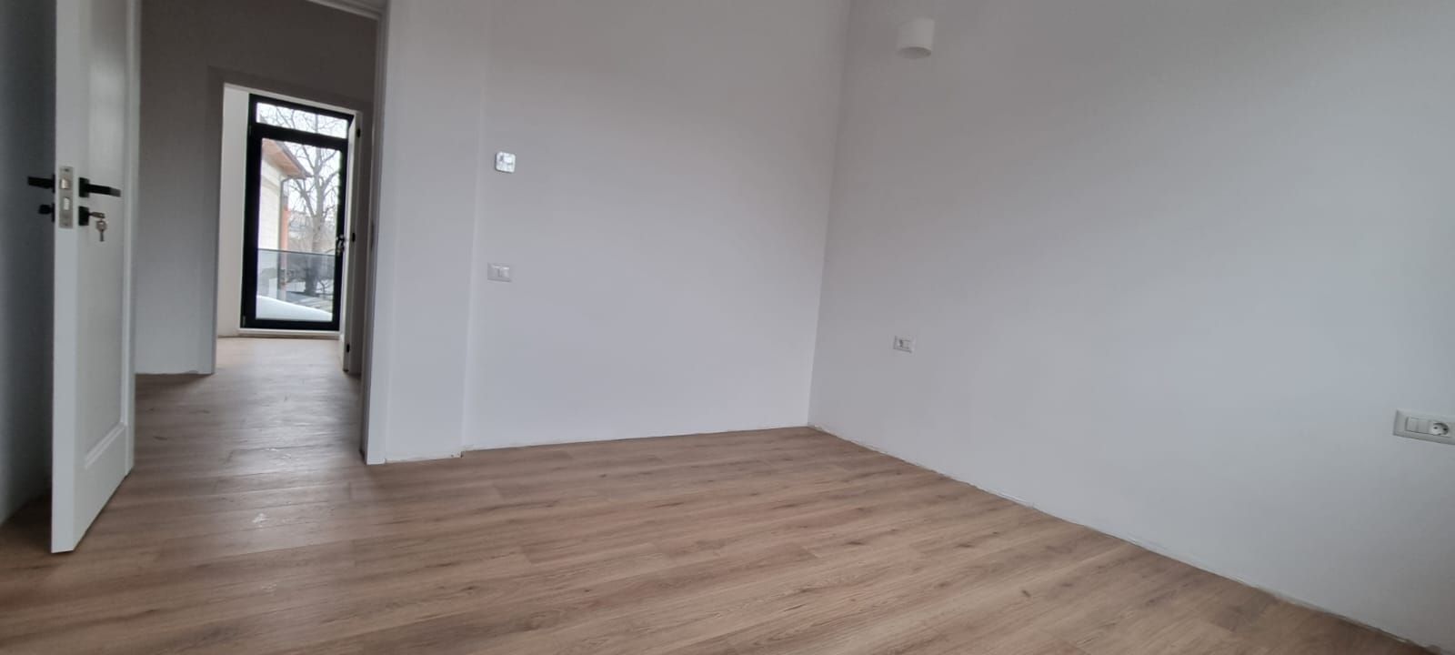 Reședință Modernă cu Finisaje Distinse - Poză 54