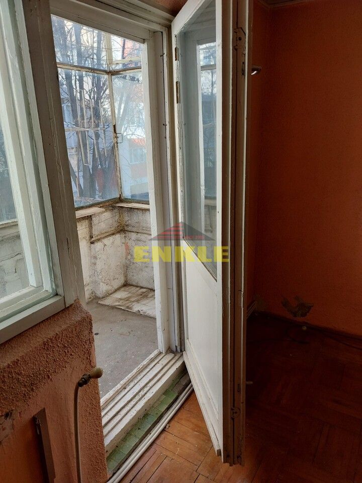 De vânzare apartament cu 3 camere decomandat, zona Piața Mare - Poză 2