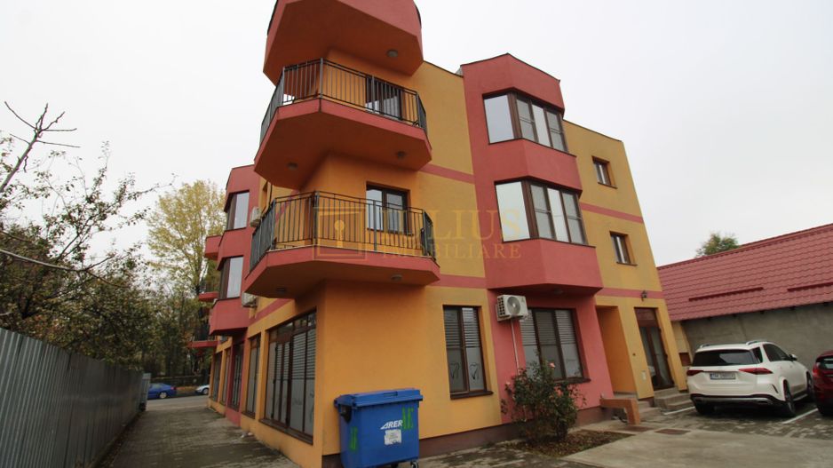 8 incaperi, 2 bai, centrala proprie, 3 locuri de parcare; Lipovei. - Poză 1