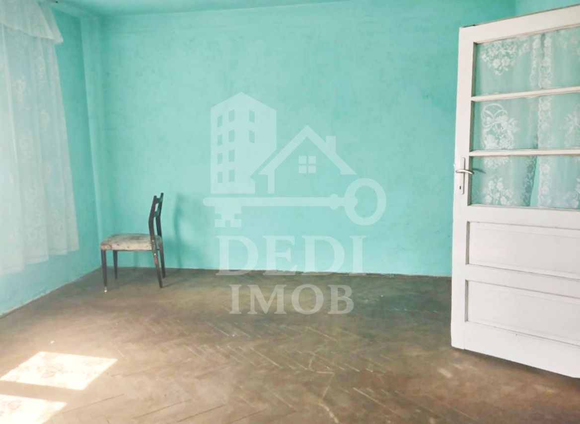 Casa de vanzare cu 3 camere in Velenta, Oradea - Poză 2