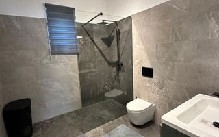 Vând apartament cu trei camere - Poză 6