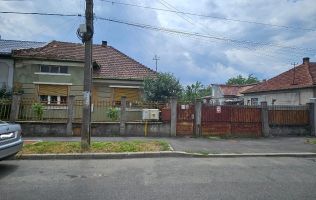 BRASADAS vinde casa individuala cu 2 camere in zona UNIRII.