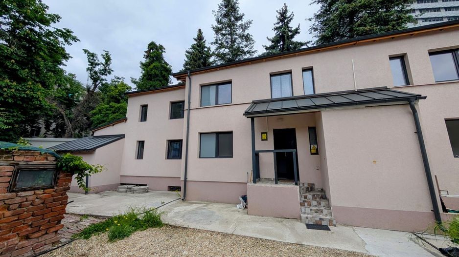 Casa Vila 6 camere || Piata Victoriei || Buzesti || Curte Libera 300Mp - Poză 1