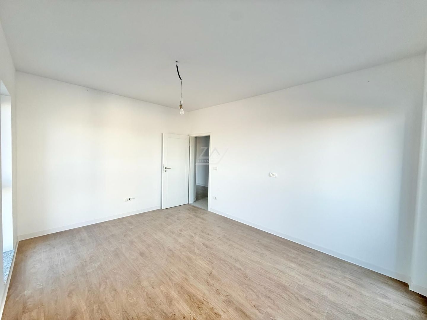 Bloc FINALIZAT la asfalt. Etaj 1. Decomandat. Disponibil imediat. - Poză 2