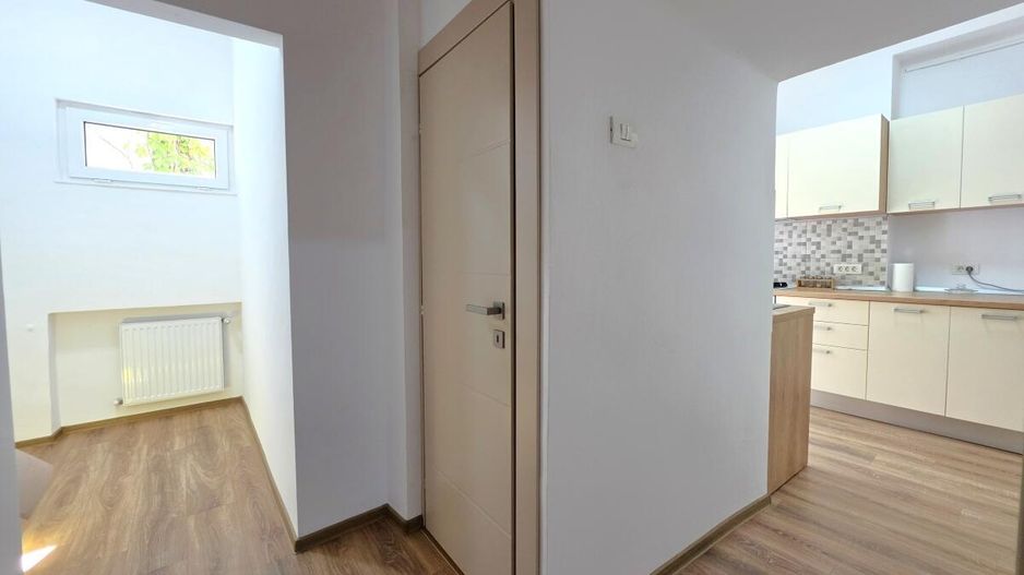 Piata Romana, 4 camere 138 MP total, Etaj 2/9, renovat - utilat, liber - Poză 40