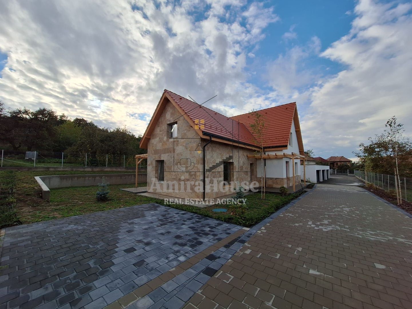 0% COMISION 3 Case individuale,  199 mp utili,  teren 533 mp, sat Gheorgheni - Poză 2