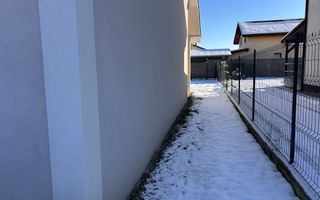 Duplex despărtit prin cameră tehinca Mosnita Noua - Poză 11