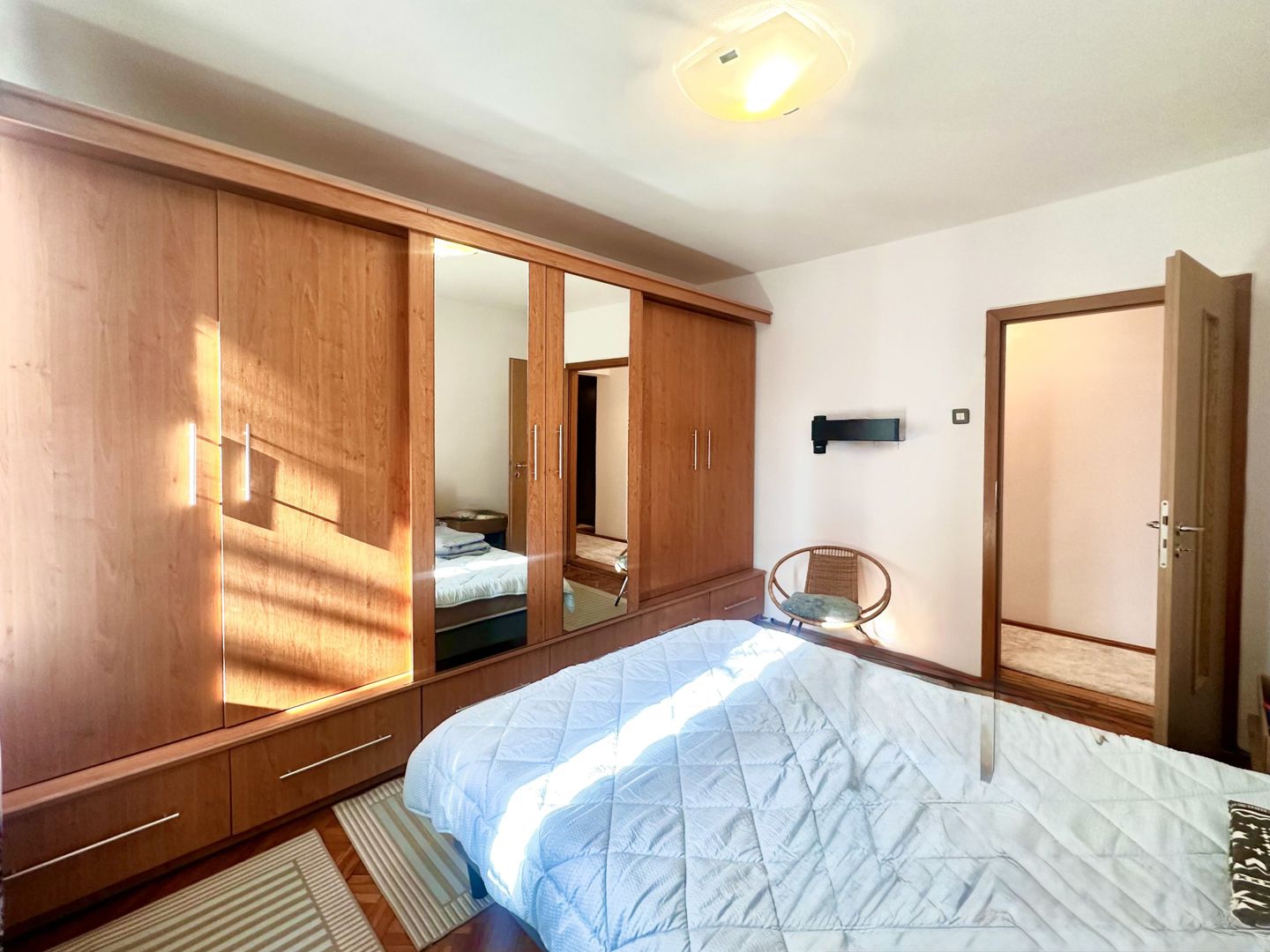 De închiriat apartament cu 4 camere în zona Take Ionescu - Poză 13