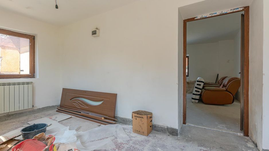 Casa in Purcareni, strada Principala - Poză 6