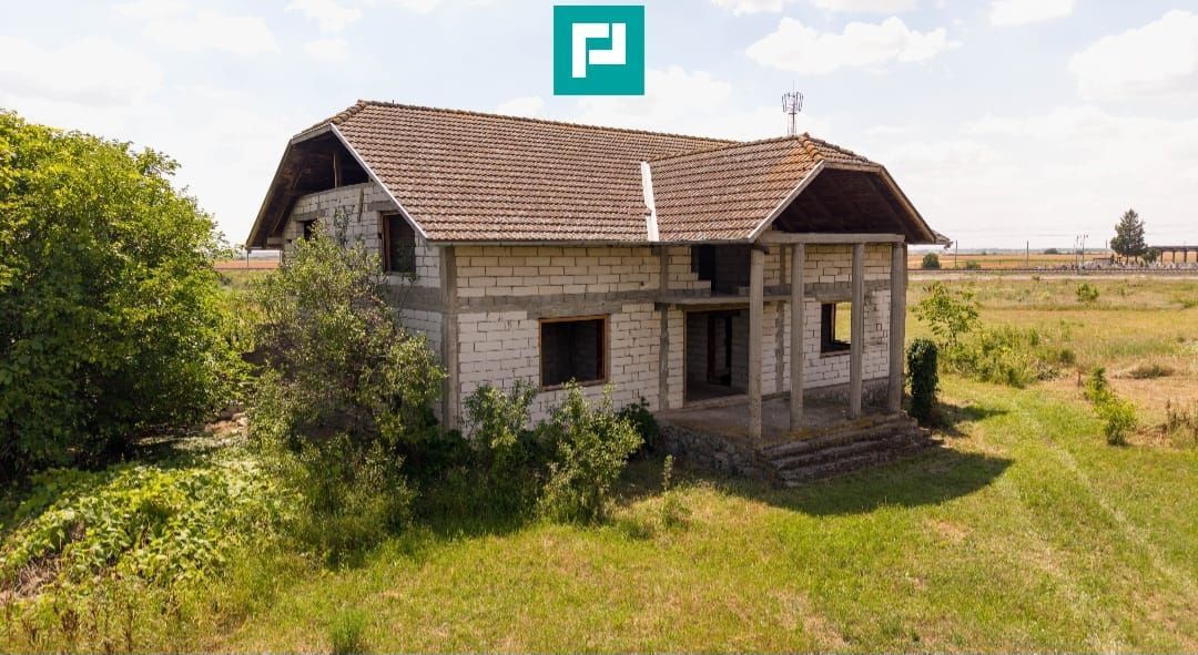 Casă impunătoare în Păuliş - Poză 2