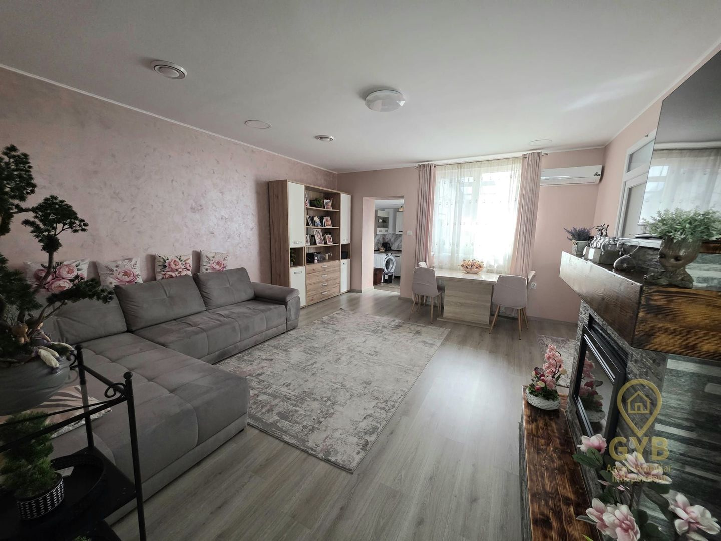 Proprietate ultracentrală cu 5 camere- str. Primăriei - Poză 1