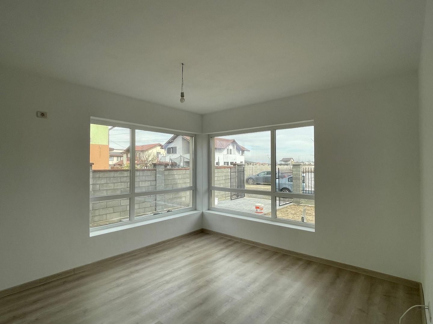 Duplex 4 camere - toate utilitatile - Mosnita Noua - Poză 2