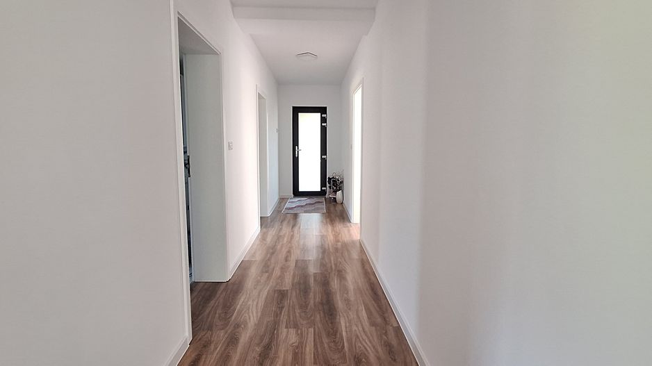 Casa individuala parter cu garaj - Dumbravita - Poză 13