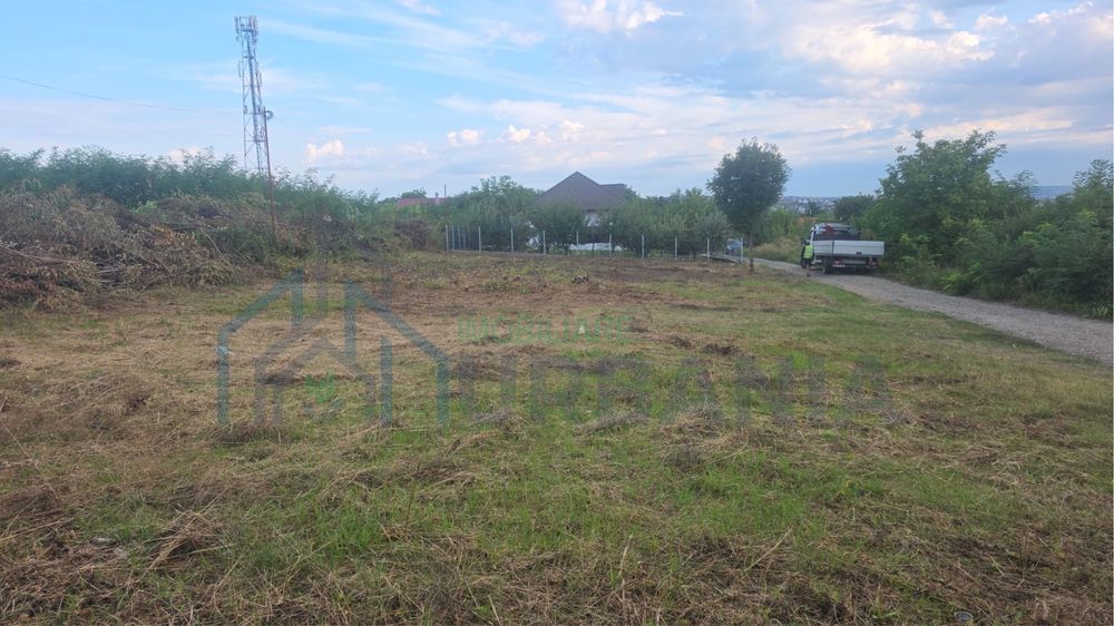 Teren de vânzare în Horpaz, comuna Miroslava – 813 mp + cotă indiviză 187 mp, front stradal 45 mp - Poză 2