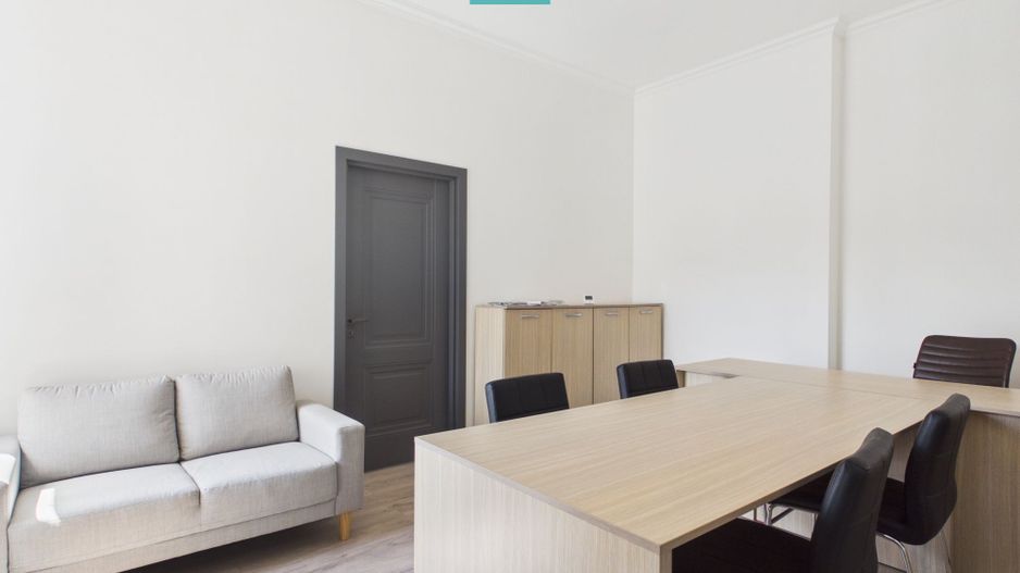 Spațiu central Jiga – birou sau locuință - Poză 1