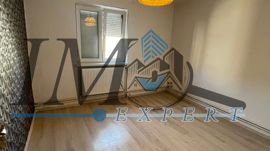 Apartament cu 3 camere renovat de vânzare in Sebeș - Poză 2