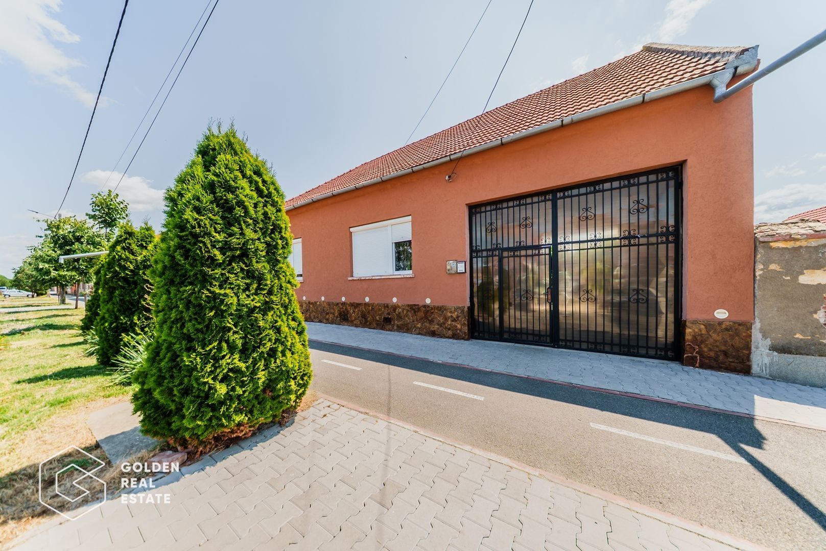 Casa foarte spatioasa cu gradina si gospodarie, Santana - Poză 1