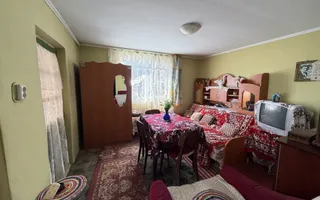Casa Batraneasca la 8 km de Topoloveni - Poză 12