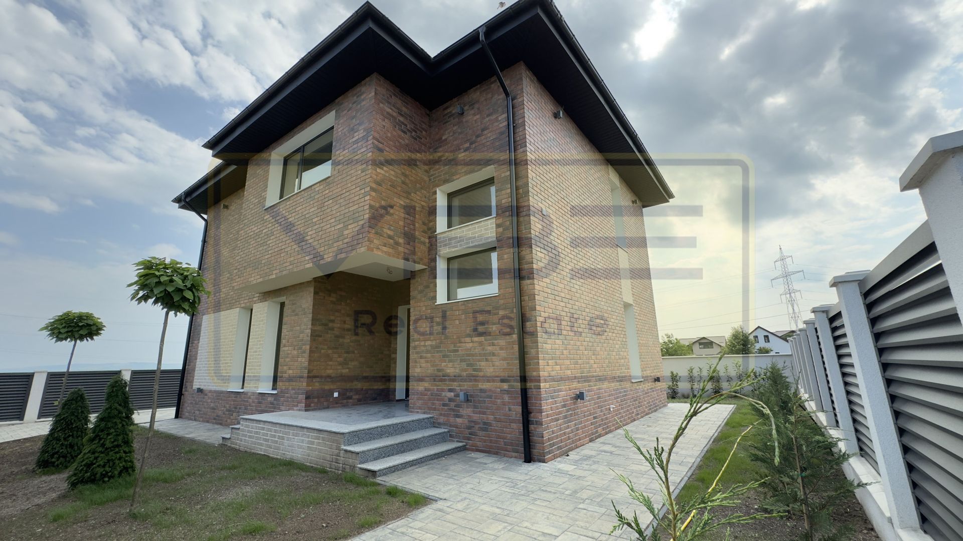 Casa individuala PREMIUM D+P+E 419mp teren, Miroslava - Poză 1