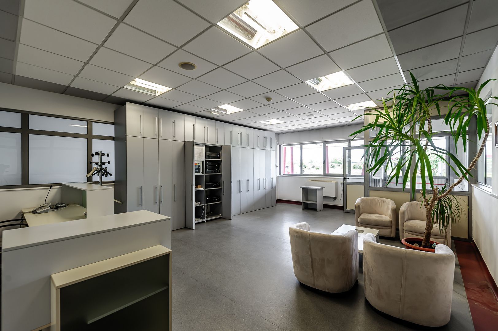 Hală de producție și depozitare cu birouri în Arad - Poză 13