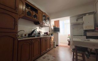 Apartament 3 Camere - Decomandat - Zona de jos - Poză 8