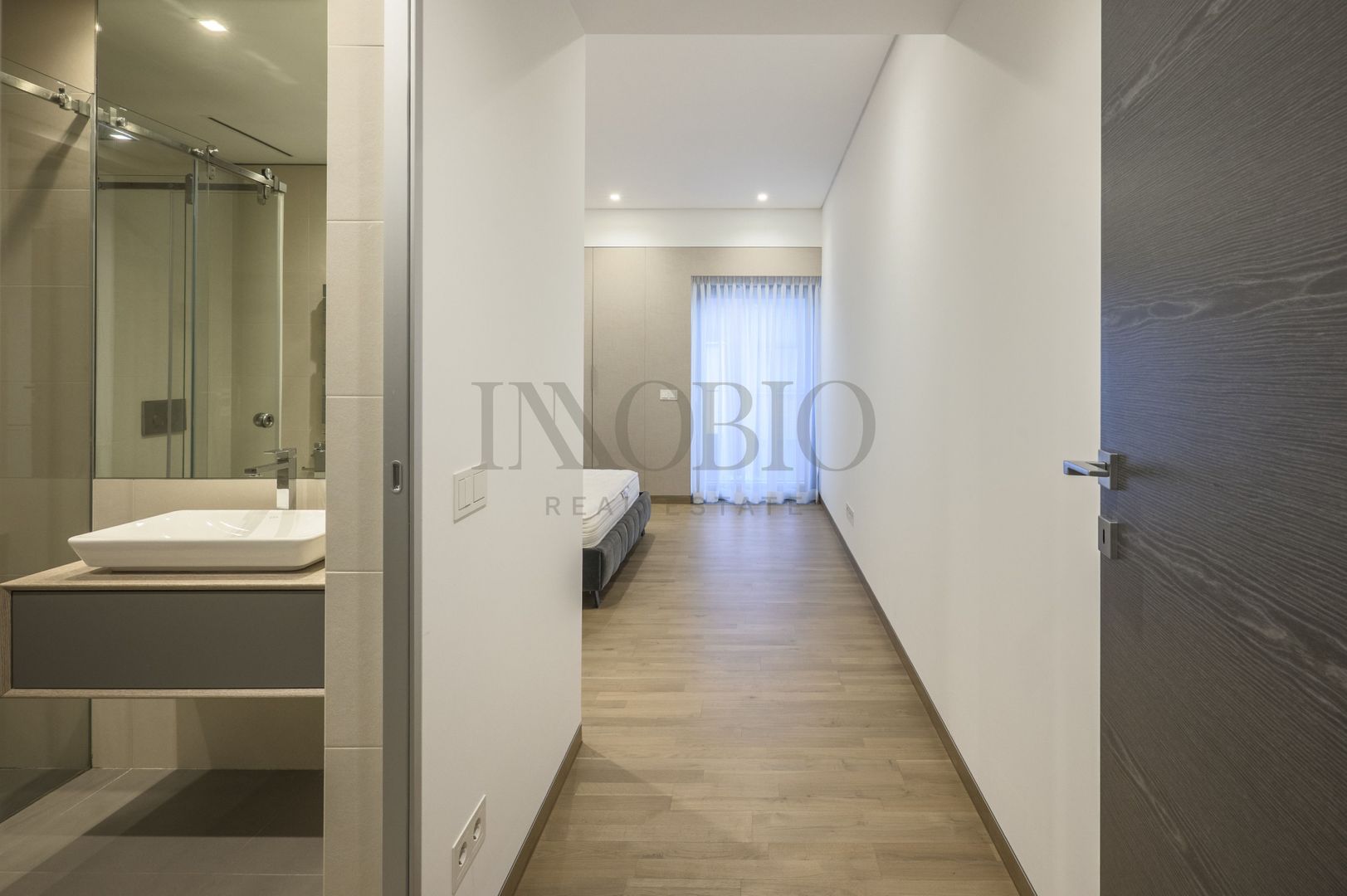 Reședință Exclusivistă cu 5 Camere | 201 mp | Terasă 25 mp - Poză 16