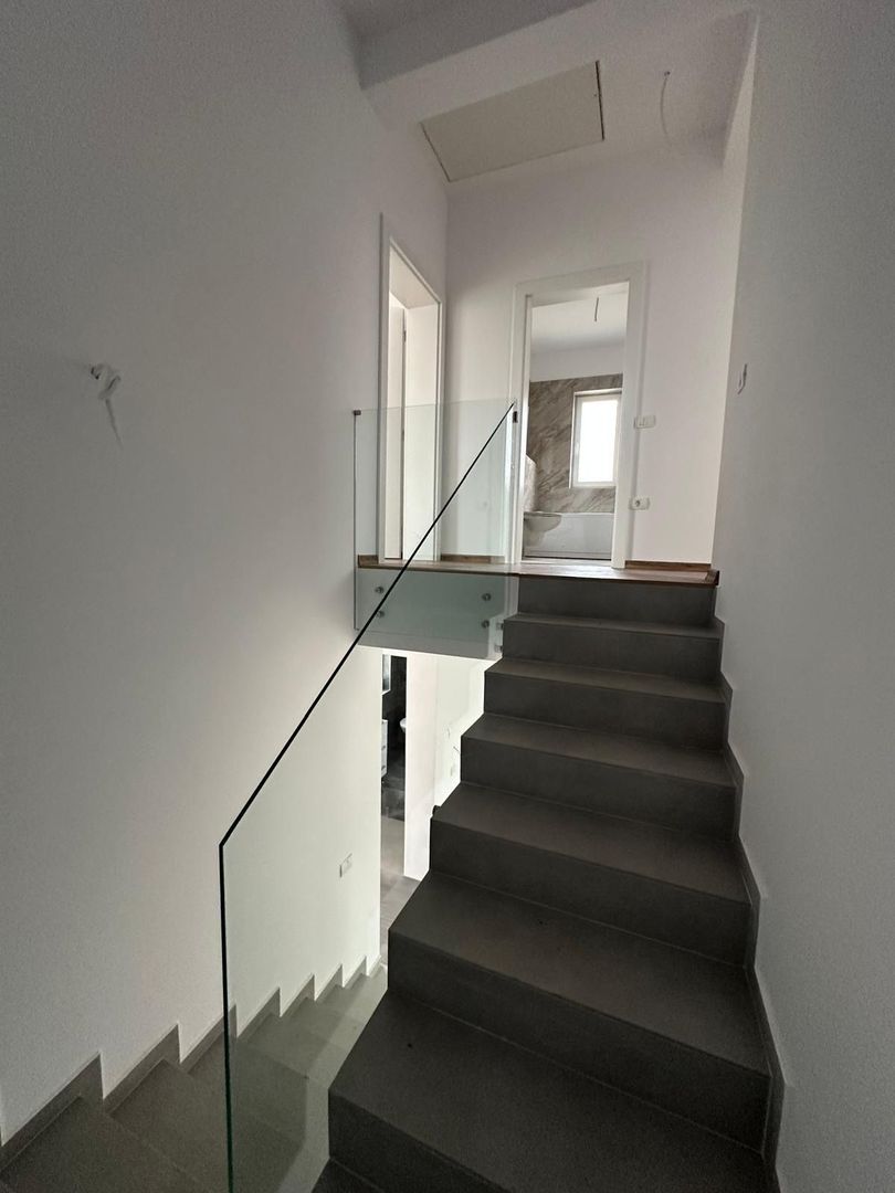DUPLEX SPATIOS - Poză 7