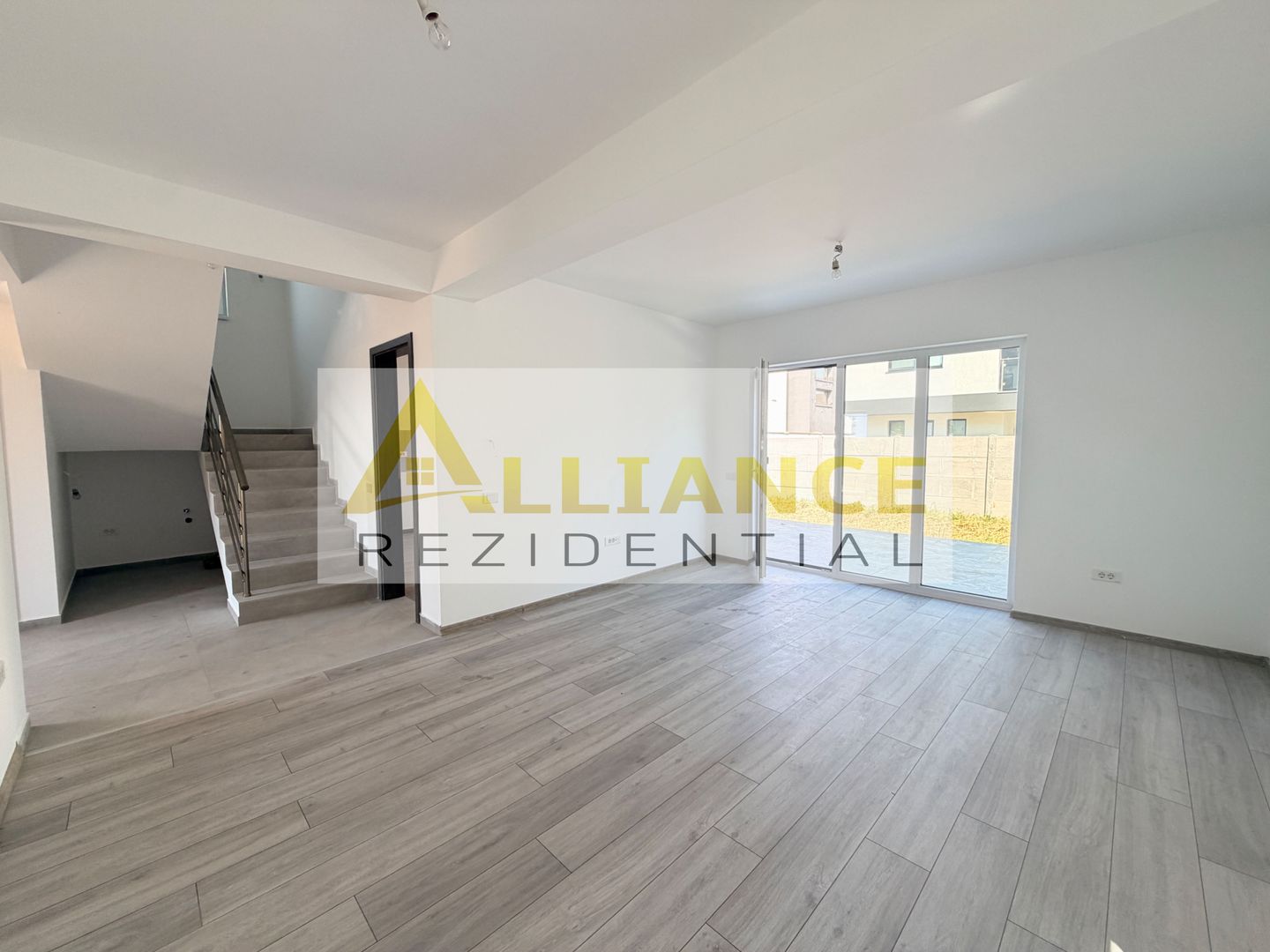 Casa de vanzare in Comuna Berceni | Zona de intrare | 5 camere | - Poză 5