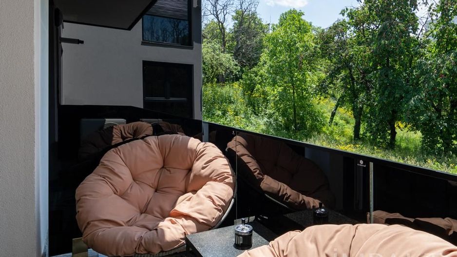 Apartamentcu 2 camere finisat lux in zona centrala - Poză 12