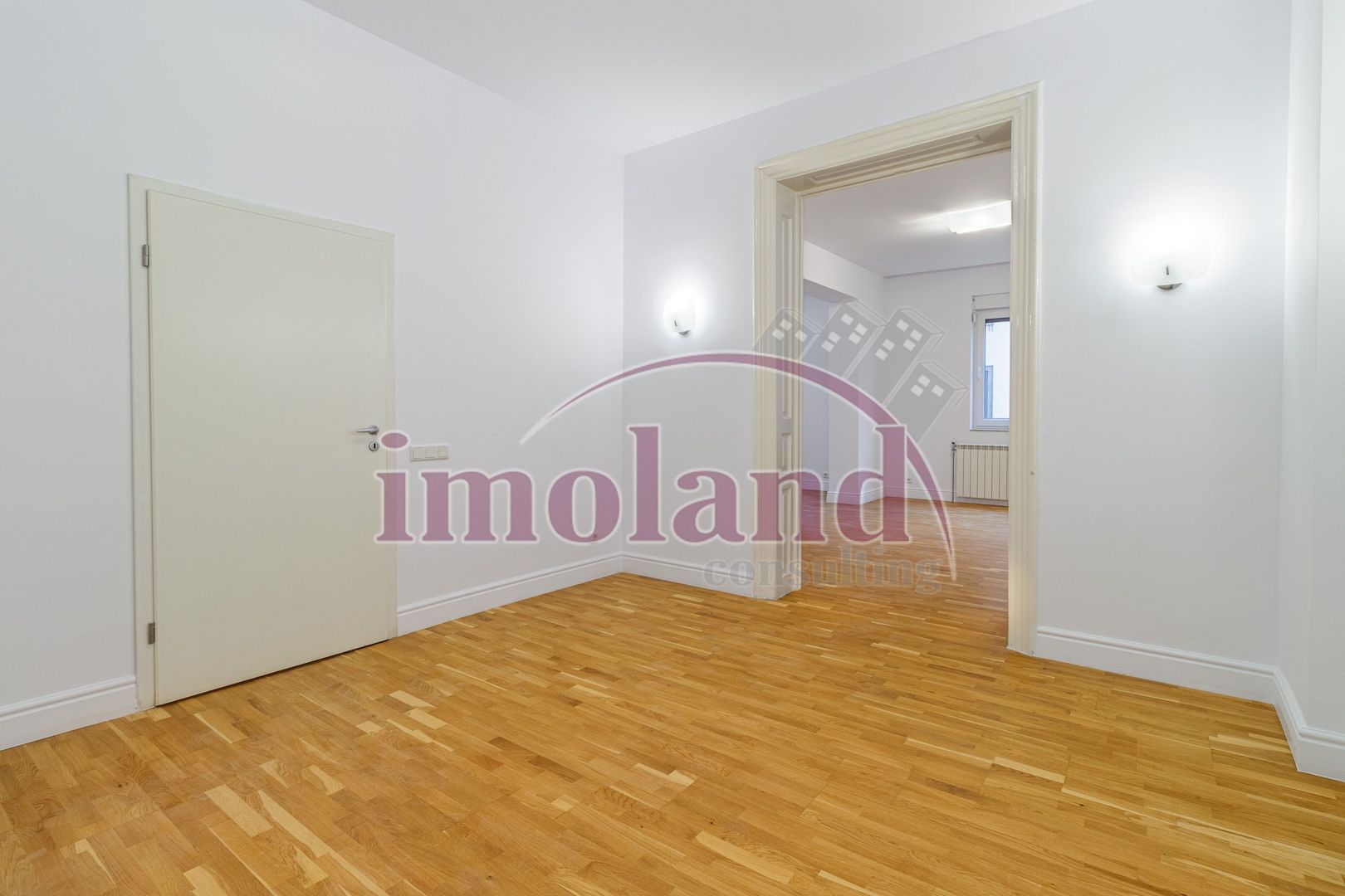 Vanzare - Imobil rar renovat - teren 220mp - Floreasca - Poză 3