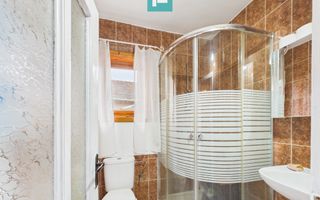 Casă renovată în localitatea Comănești, Arad - Poză 15