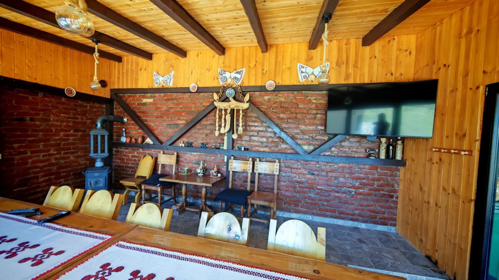 Casa / pensiune investitie sat Pestera, Moieciu, Bran - Poză 22