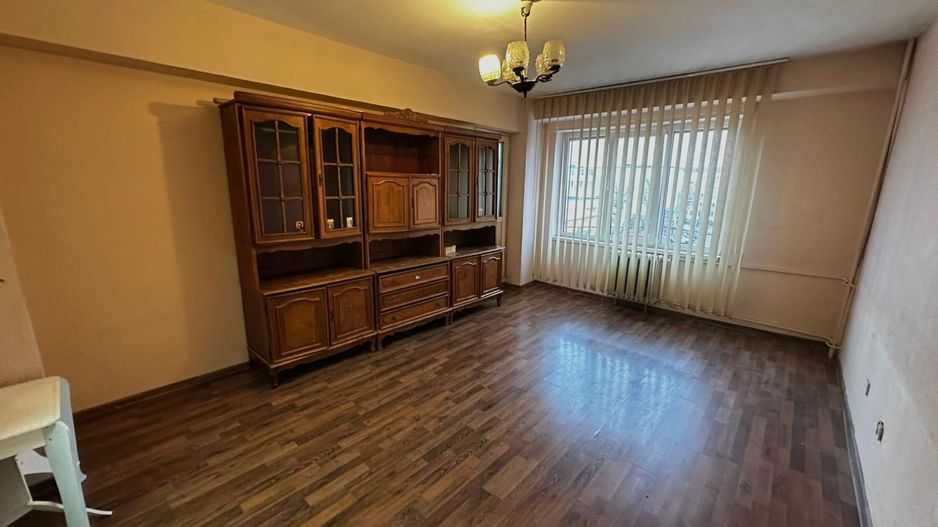 Apartament 3 camere Velenta - Poză 1