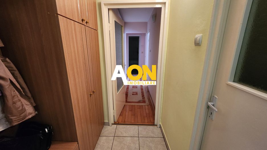 De vanzare apartament 3 camere, zona Cetate - Poză 12