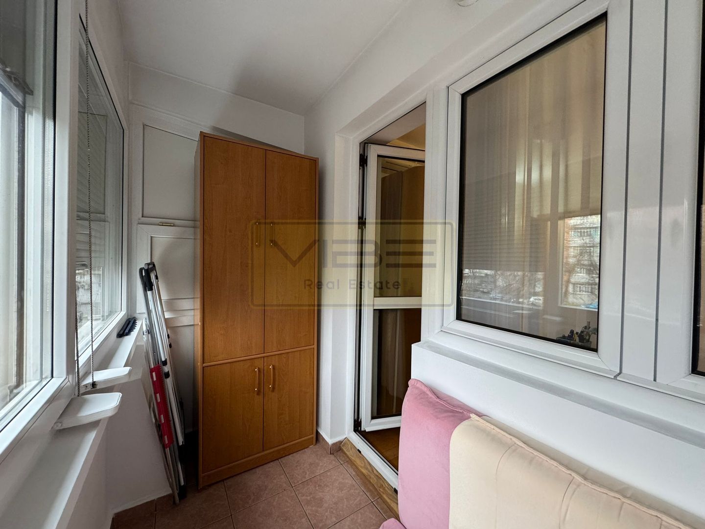 Apartament 3 camere 2 bai central Rond Podu Ros - Poză 21
