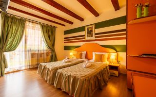 Pensiune cocheta, la poalele emblematicei Cetati Rasnov, Brasov - Poză 2
