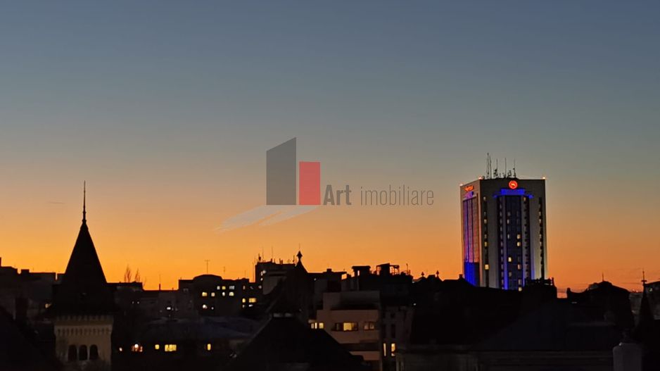 Apartamentul "COBERTURA",  PENTHOUSE "PIATA SPANIEI", TERASA 63 mp, CONSOLIDAT - Poză 3